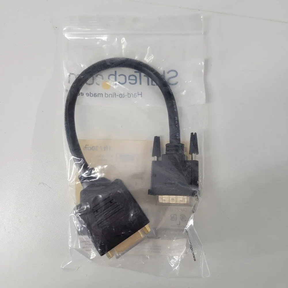 StarTechcom DVI-D to 2x DVI-D Digital Video Splitter Cable 1ft 30cm DV1SPL1DD